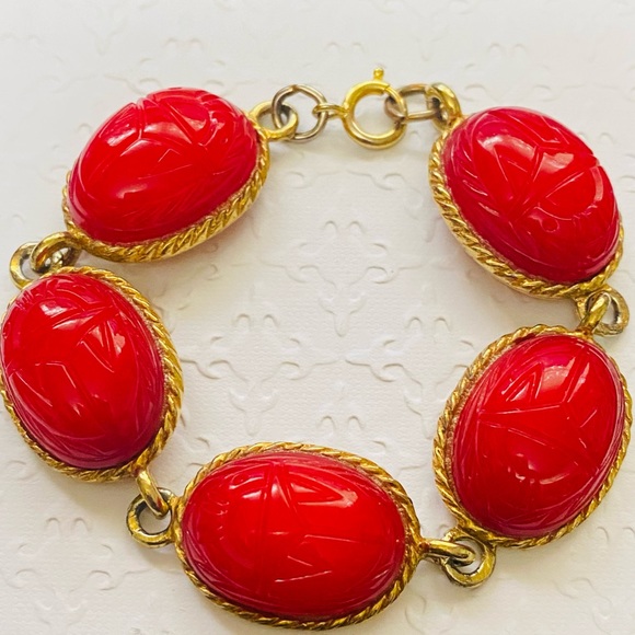 Vintage Red Czech Glass Egyptian Scarab bracelet beetle MCM costume jewelry - Picture 2 of 13
